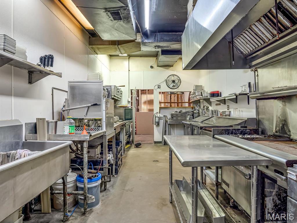 Jj Clarks - Commercial Sale