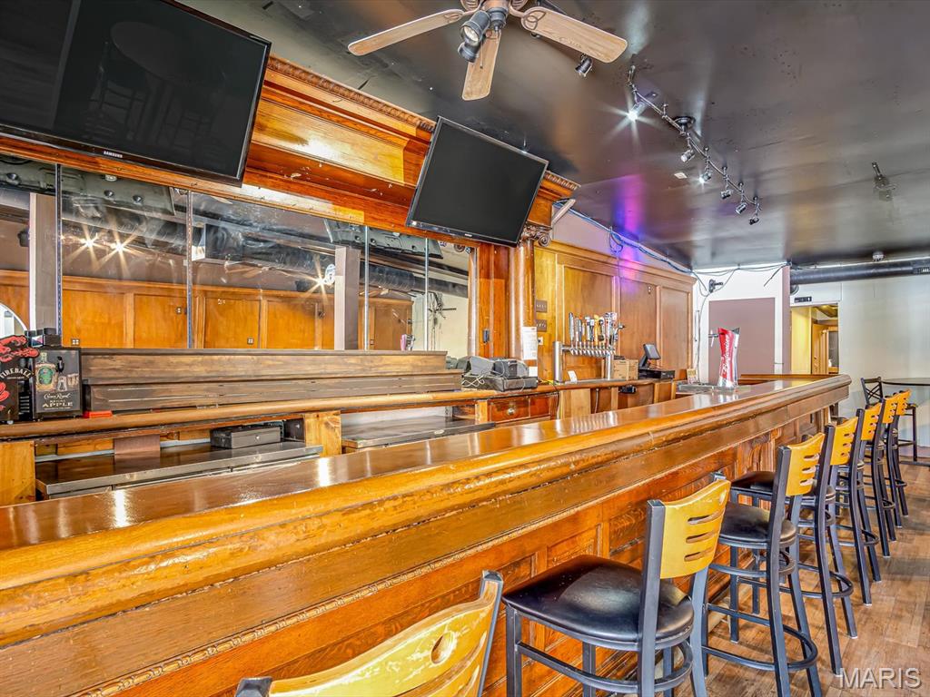 Jj Clarks - Commercial Sale