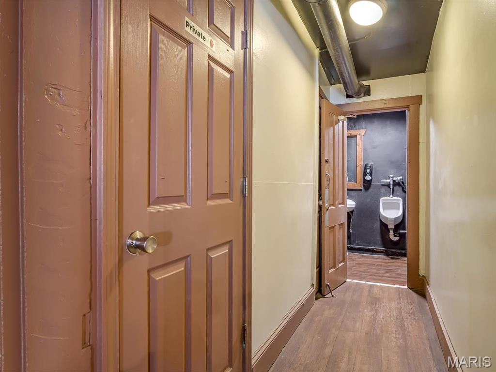 Jj Clarks - Commercial Sale