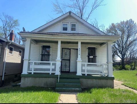 Photo of 5216 Davison Avenue, St Louis, MO 63120 (MLS # 26030882)