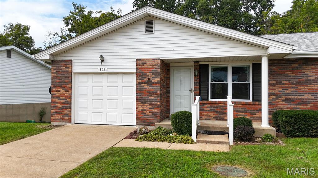 893 Woodridge Drive