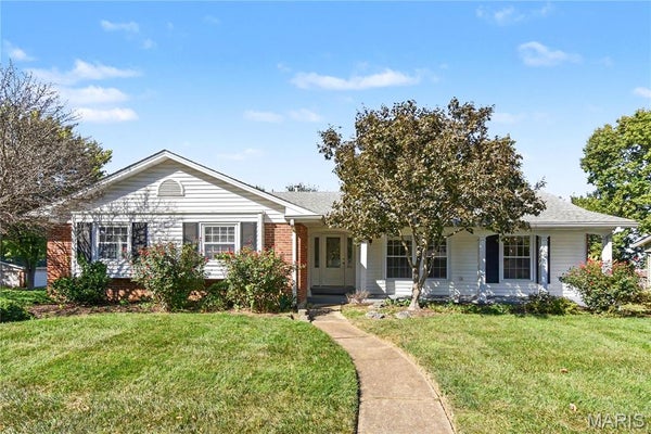2311 BLUE HILL RD, CHESTERFIELD, MO 63017 - Image f441d80471ef2bc3ecc73629b5c632f6/19735067