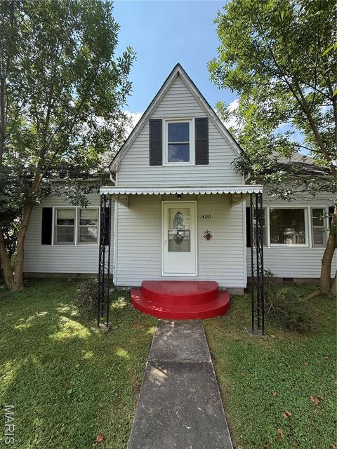 Photo of 1420 W Centennial Avenue, Bowling Green, MO 63334 (MLS # 25055899)