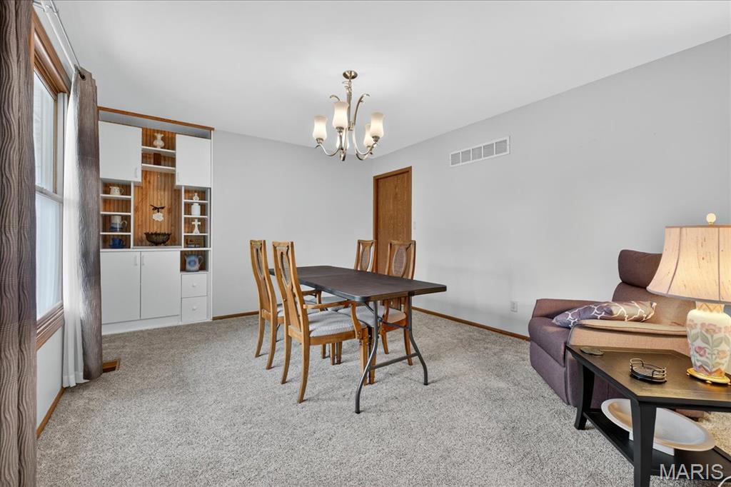 Fenton, Missouri 63026, United States, 4 Bedrooms Bedrooms, ,4 BathroomsBathrooms,Residential,Pending,179765