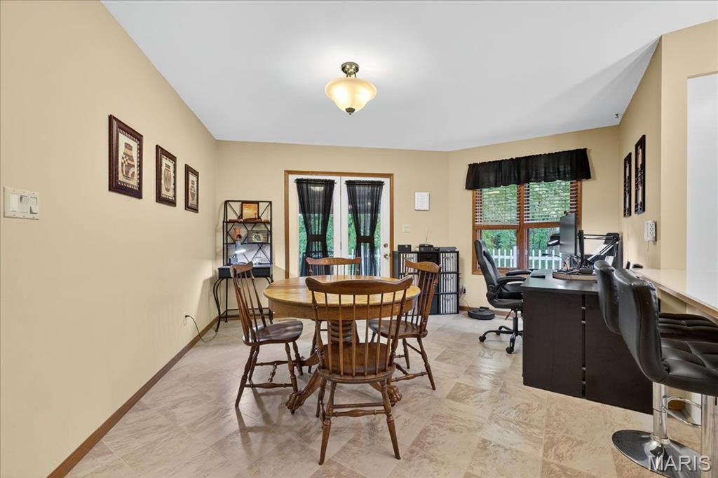 Fenton, Missouri 63026, United States, 4 Bedrooms Bedrooms, ,4 BathroomsBathrooms,Residential,Pending,179765