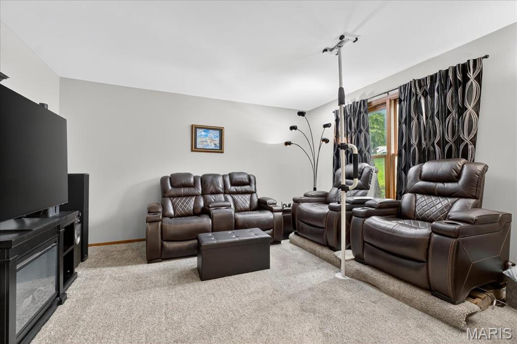 Fenton, Missouri 63026, United States, 4 Bedrooms Bedrooms, ,4 BathroomsBathrooms,Residential,Pending,179765