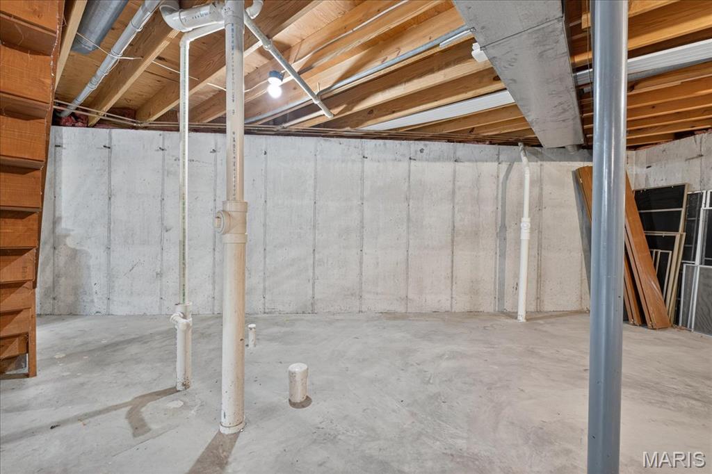 Fenton, Missouri 63026, United States, 4 Bedrooms Bedrooms, ,4 BathroomsBathrooms,Residential,Pending,179765