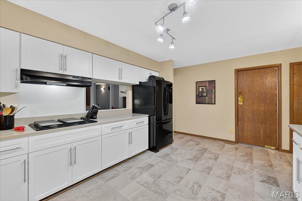 Fenton, Missouri 63026, United States, 4 Bedrooms Bedrooms, ,4 BathroomsBathrooms,Residential,Pending,179765