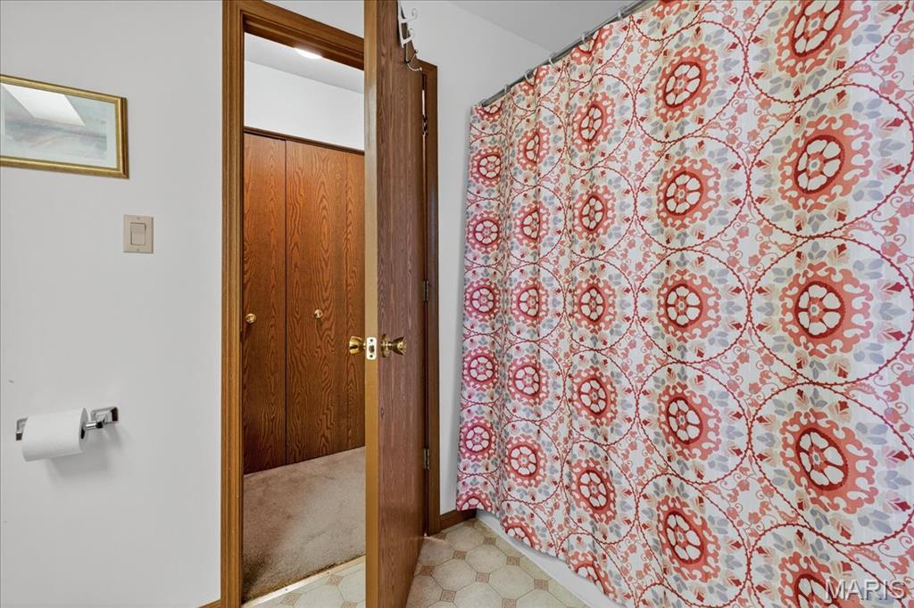 Fenton, Missouri 63026, United States, 4 Bedrooms Bedrooms, ,4 BathroomsBathrooms,Residential,Pending,179765