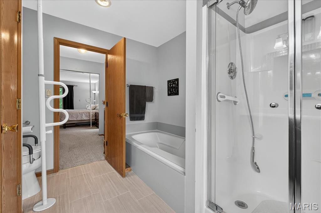 Fenton, Missouri 63026, United States, 4 Bedrooms Bedrooms, ,4 BathroomsBathrooms,Residential,Pending,179765