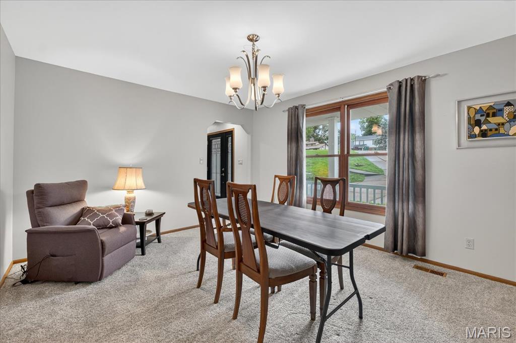 Fenton, Missouri 63026, United States, 4 Bedrooms Bedrooms, ,4 BathroomsBathrooms,Residential,Pending,179765