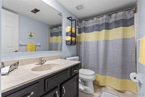 Tiny photo for 2037 Trailcrest Lane #8, Kirkwood, MO 63122 (MLS # 26046900)