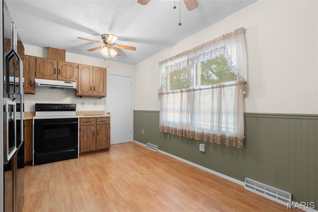 611 W Roosevelt Avenue