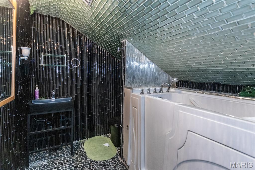 St Louis, Missouri 63130, United States, 1 Bedroom Bedrooms, ,1 BathroomBathrooms,Residential,Active,161536