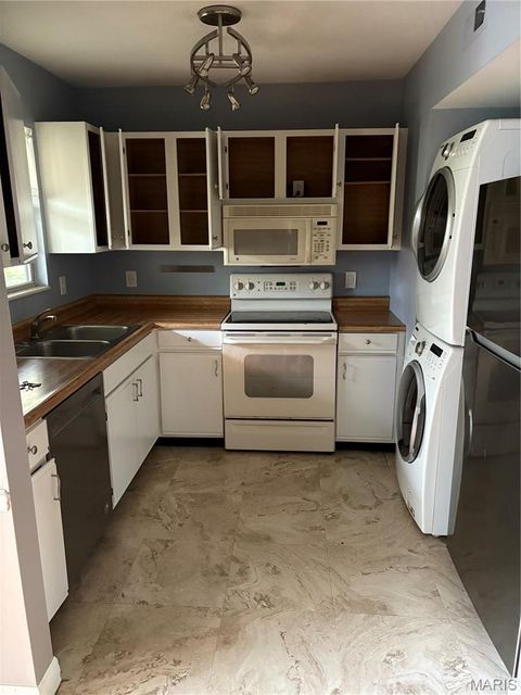 Tiny photo for 1520 E Swan Circle, Brentwood, MO 63144 (MLS # 26031377)