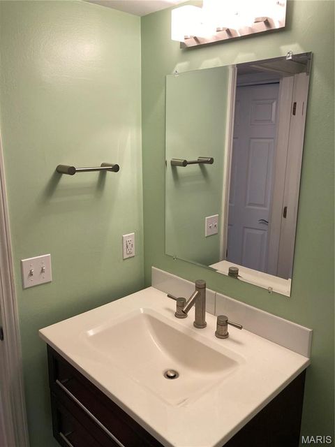Tiny photo for 1520 E Swan Circle, Brentwood, MO 63144 (MLS # 26031377)
