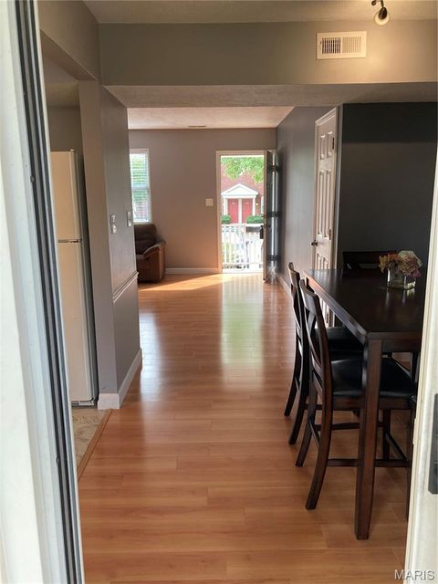 Tiny photo for 1520 E Swan Circle, Brentwood, MO 63144 (MLS # 26031377)