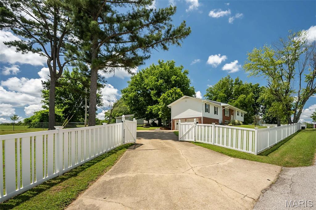 3644 Crestview Drive