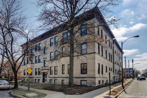 Photo of 4256 Maryland Avenue #LLE, St Louis, MO 63108 (MLS # 26046945)