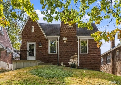 Photo of 7424 Rupert Avenue, Richmond Heights, MO 63117 (MLS # 26069814)
