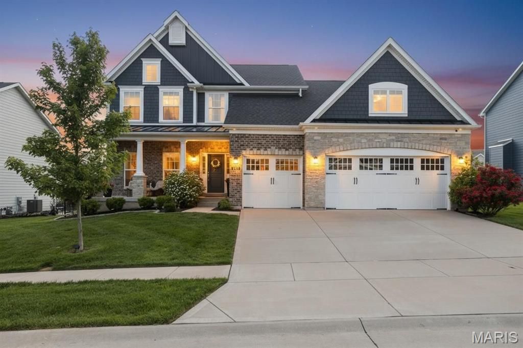 Photo of 1233 Fienup Lake Drive, Chesterfield, MO 63005 (MLS # 26027507)