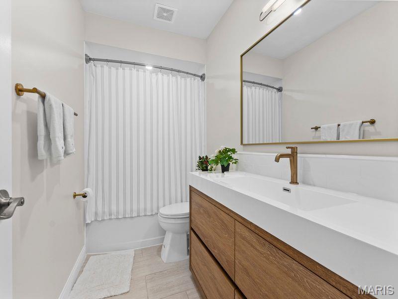 Kenrick Parke Condo Ph One - Residential