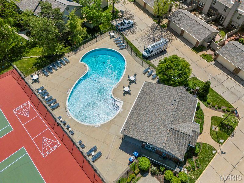 Kenrick Parke Condo Ph One - Residential