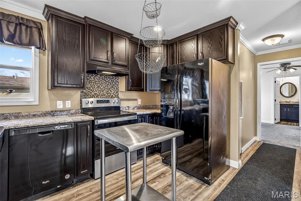 Town/Esther - Residential