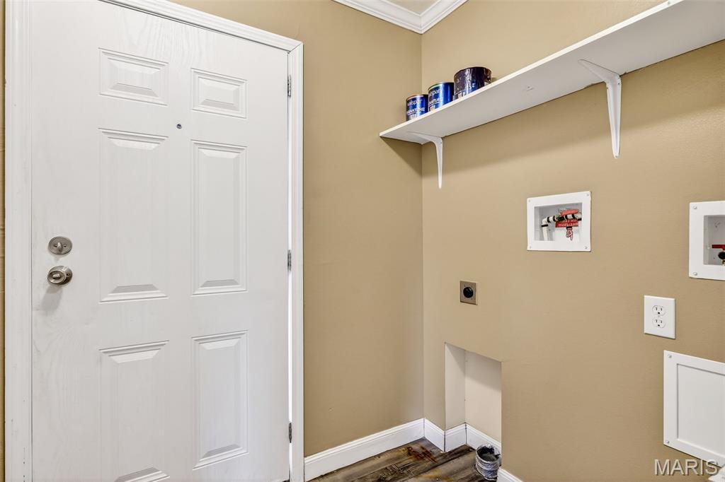 Town/Esther - Residential