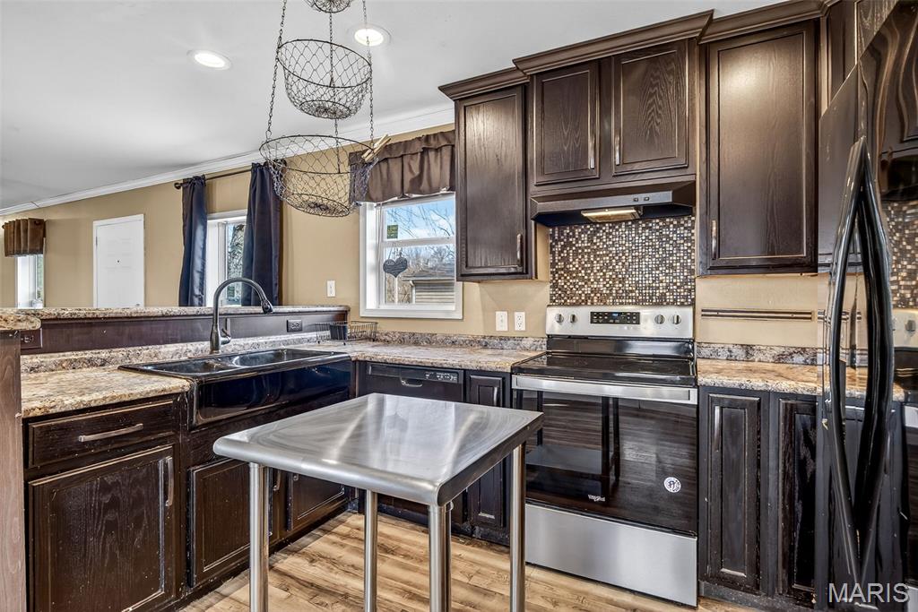 Town/Esther - Residential