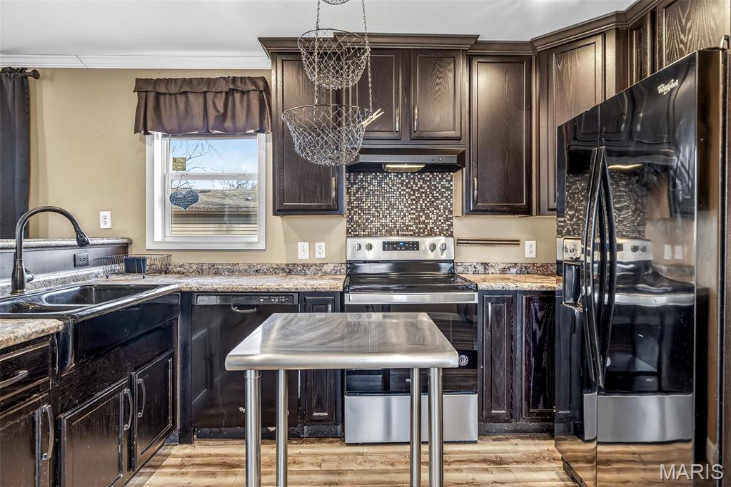 Town/Esther - Residential