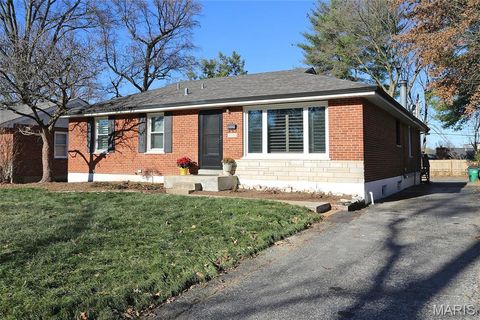 Photo of 9845 Boulder Court, Rock Hill, MO 63119 (MLS # 25081430)