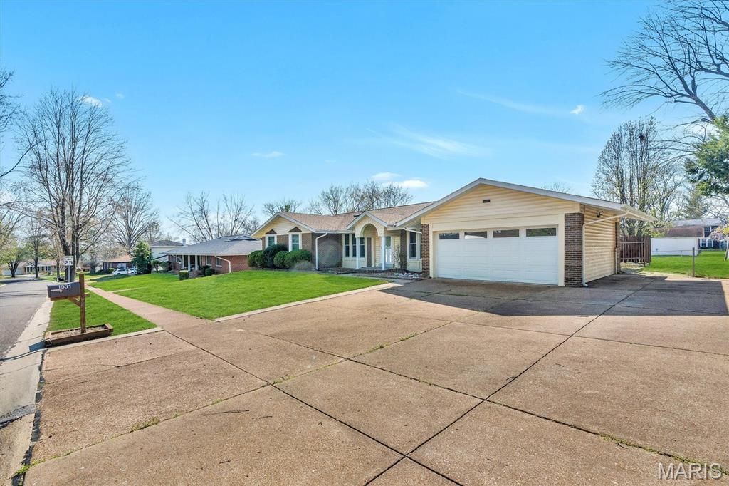 Photo of 1531 Heirloom Court, St Louis, MO 63146 (MLS # 26024118)