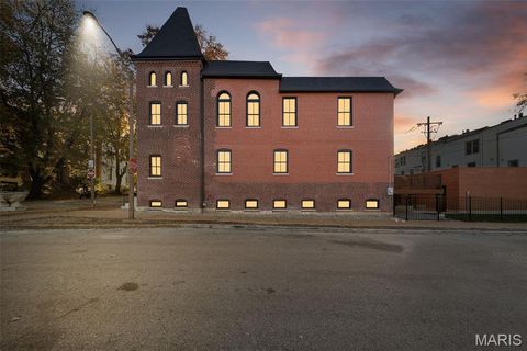 Tiny photo for 1201 Mackay Place, St Louis, MO 63104 (MLS # 26025970)