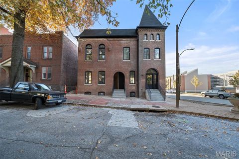 Tiny photo for 1201 Mackay Place, St Louis, MO 63104 (MLS # 26025970)