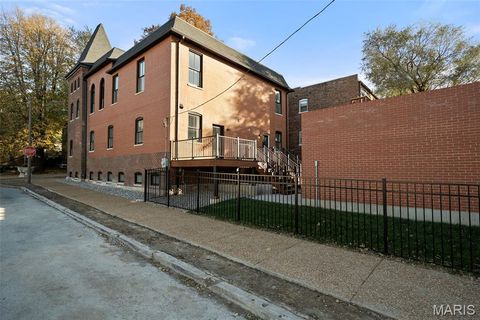 Tiny photo for 1201 Mackay Place, St Louis, MO 63104 (MLS # 26025970)