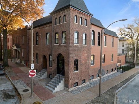 Tiny photo for 1201 Mackay Place, St Louis, MO 63104 (MLS # 26025970)