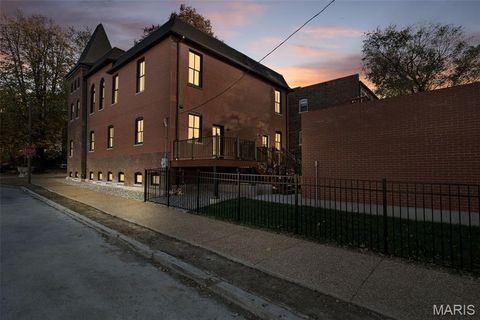 Tiny photo for 1201 Mackay Place, St Louis, MO 63104 (MLS # 26025970)