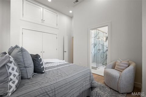Tiny photo for 1201 Mackay Place, St Louis, MO 63104 (MLS # 26025970)