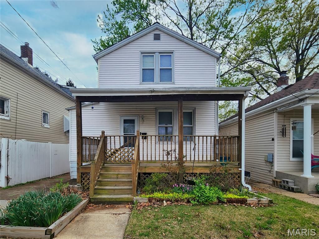 Photo of 4154 Schiller Place, St Louis, MO 63116 (MLS # 26019964)