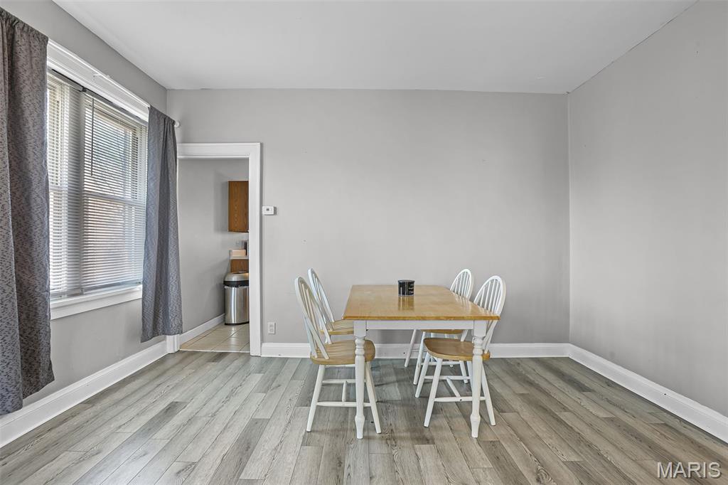 E A Kamps Riverview - Residential