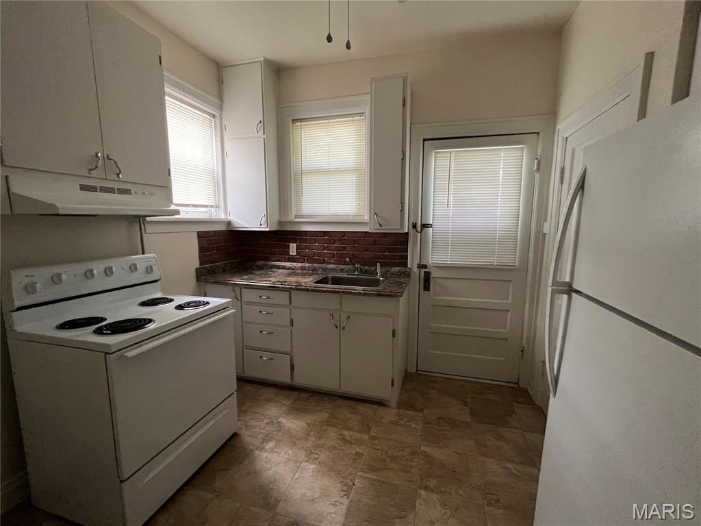 E A Kamps Riverview - Residential