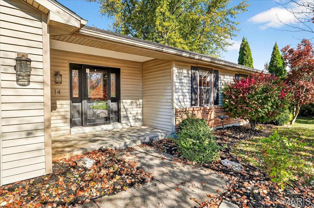 Photo of 14 Horizon Drive, St Peters, MO 63376 (MLS # 25067927)