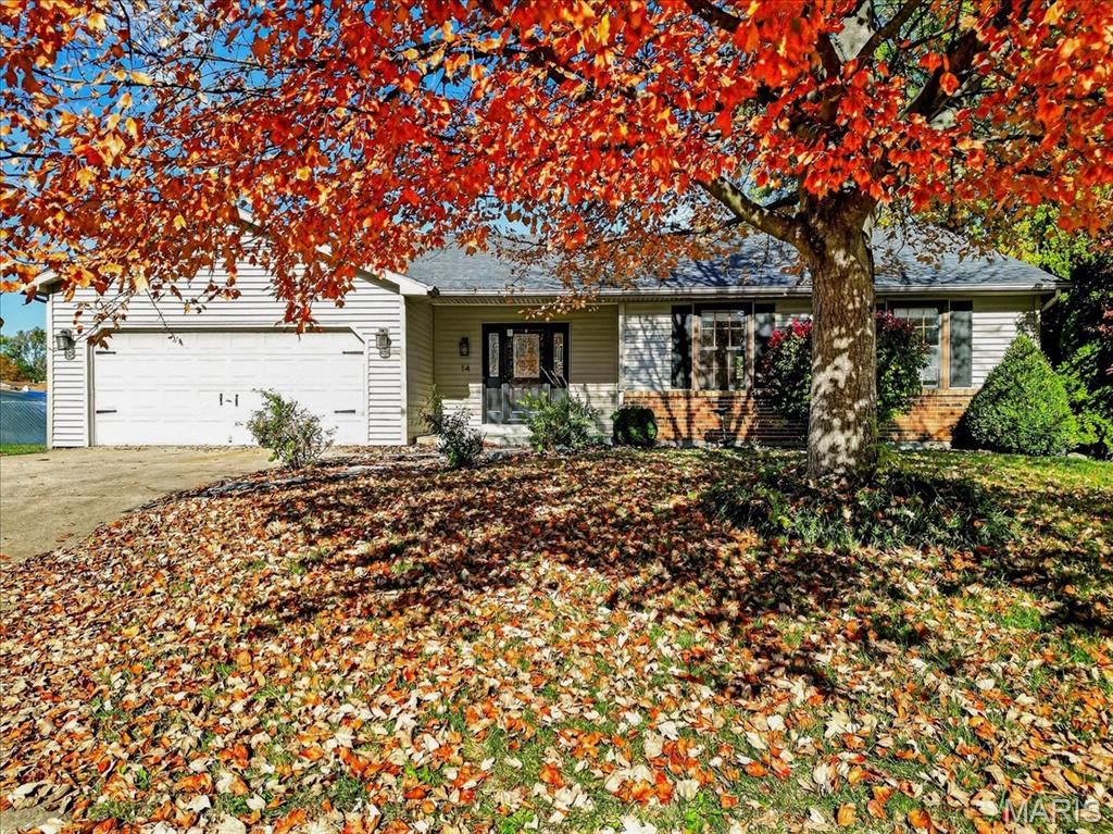 Photo of 14 Horizon Drive, St Peters, MO 63376 (MLS # 25067927)