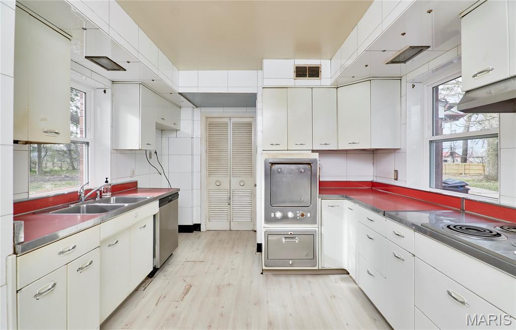 Bellerive Acres - Residential