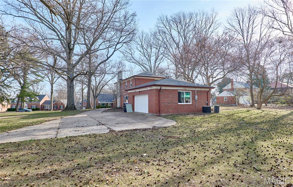 Bellerive Acres - Residential