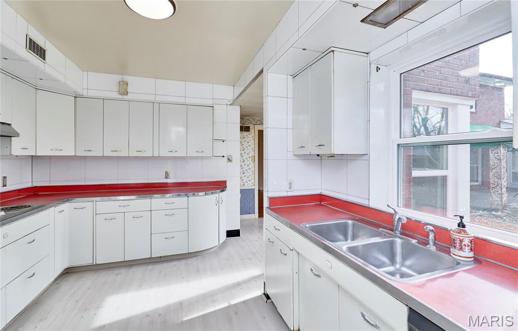 Bellerive Acres - Residential