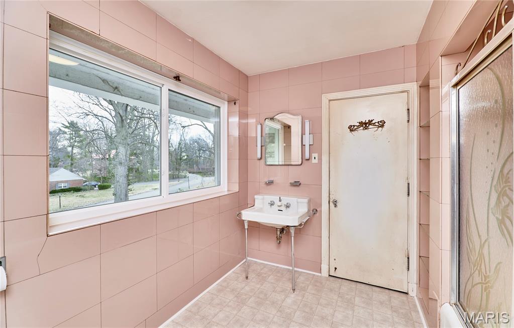 Bellerive Acres - Residential
