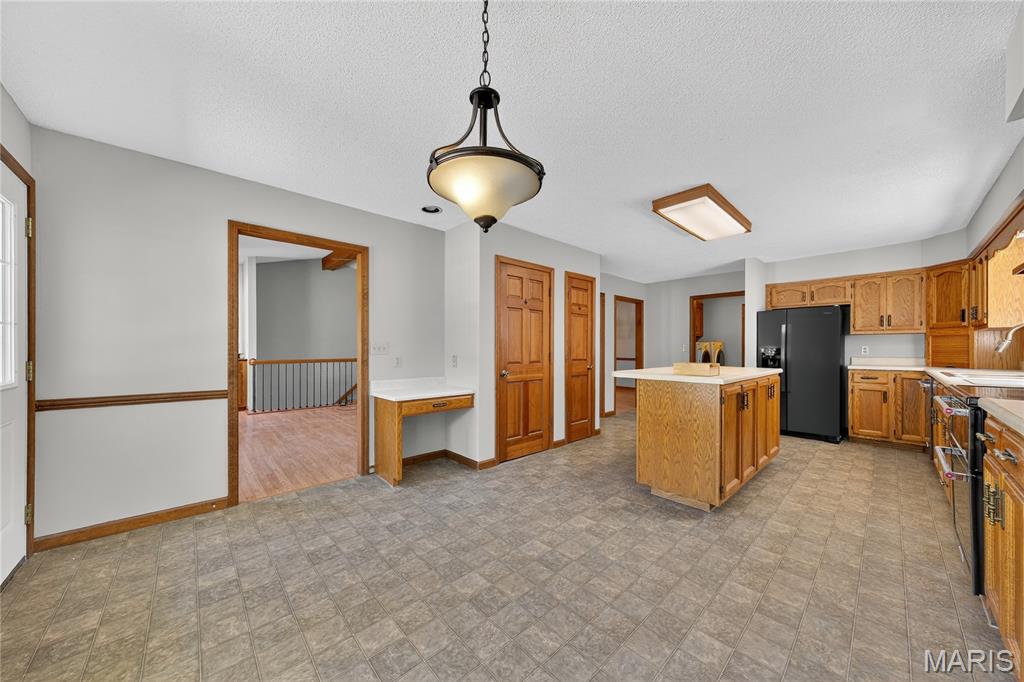 Washington, Missouri 63090, United States, 4 Bedrooms Bedrooms, ,4 BathroomsBathrooms,Residential,Pending,209044