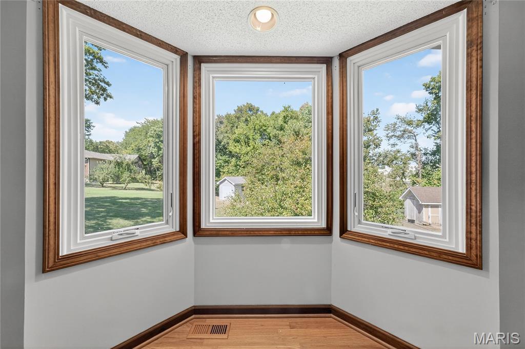 Washington, Missouri 63090, United States, 4 Bedrooms Bedrooms, ,4 BathroomsBathrooms,Residential,Pending,209044